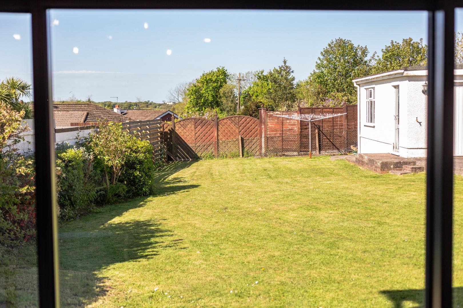 Tirmynydd Road, Three Crosses, Swansea, SA4 3PB